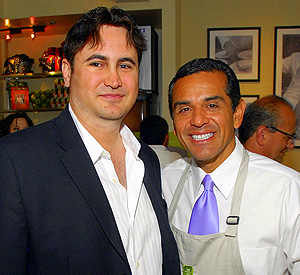 David Kean with Mayor Antonio Villaraigrosa